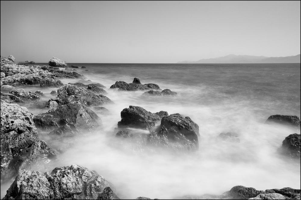 Cliffs Black & White - 50x70 cm