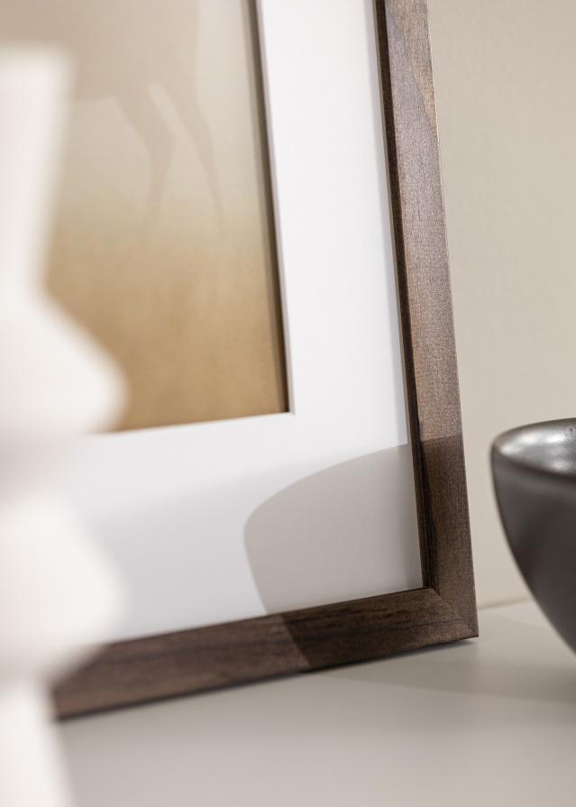 Ramme Stilren Valnød 60x70 cm - Passepartout Hvid B2 500x707 mm
