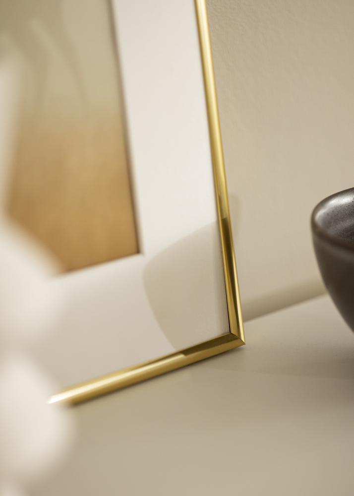 Ramme Victoria Guld 40x50 cm - Passepartout Hvid 28x35 cm