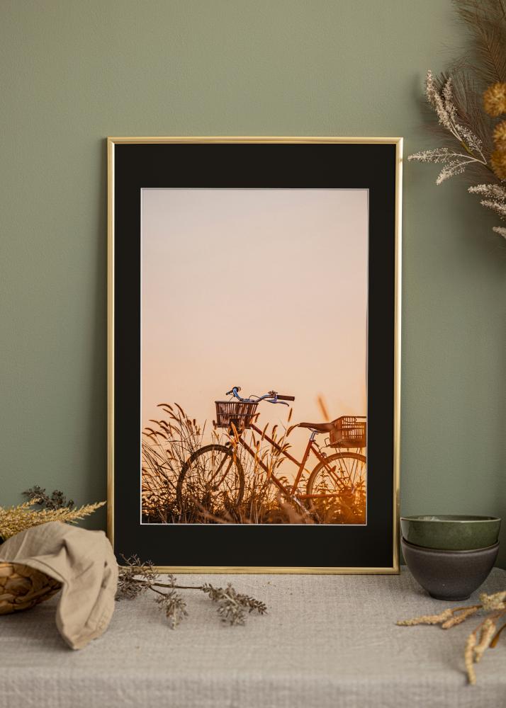 Ramme New Lifestyle Shiny Gold 20x30 cm - Passepartout Sort 15x21 cm (A5)