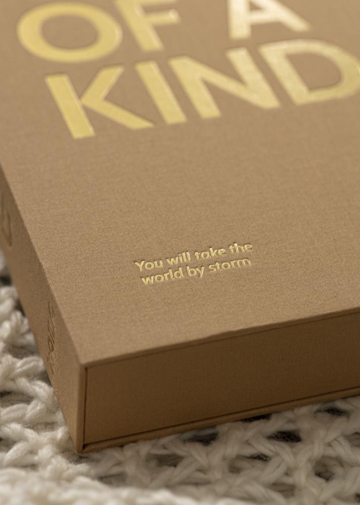 KAILA ONE OF A KIND Manilla - Coffee Table Photo Album (60 Sorte Sidere)