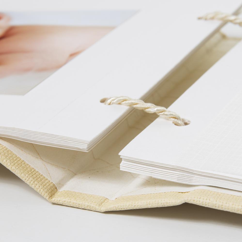 Babyalbum Bambini Creme - 23,5x16 cm (40 Hvide sider / 20 blade)