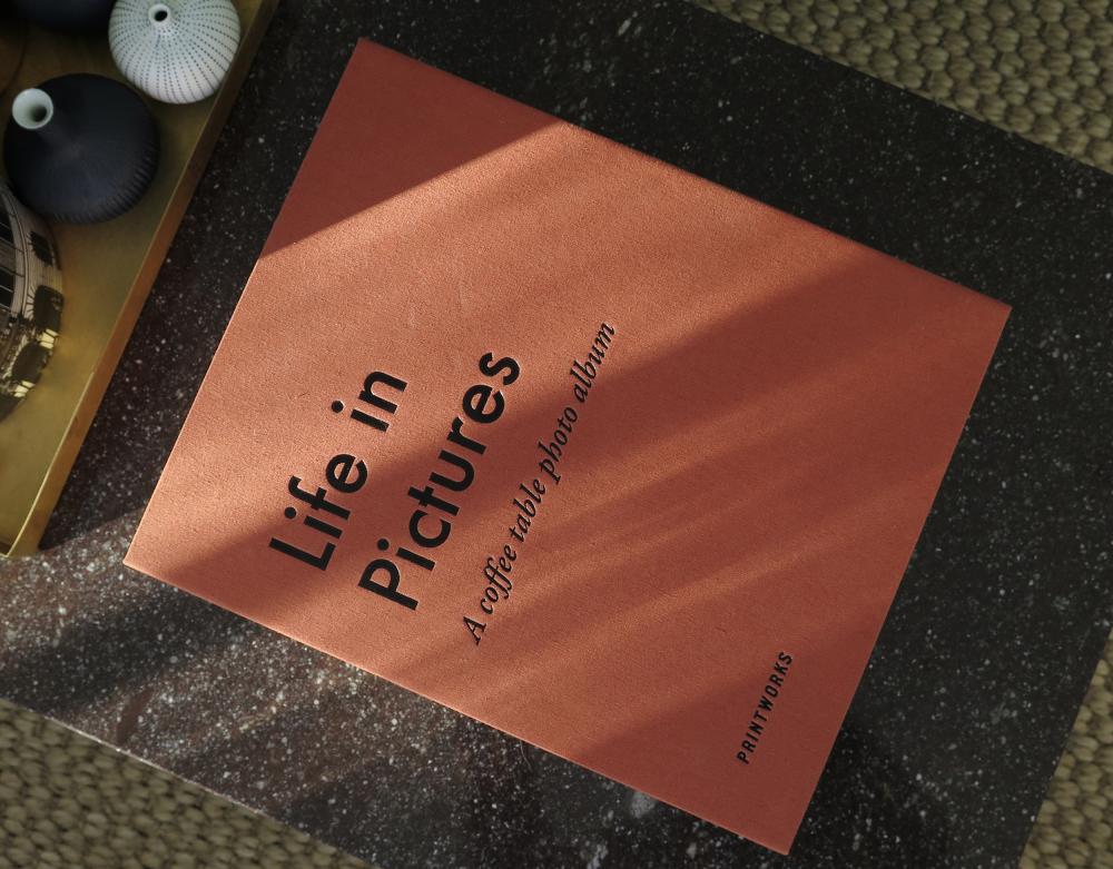 Life In Pictures Orange - A Coffee Table Photo Album (60 Sorte sider / 30 blade)
