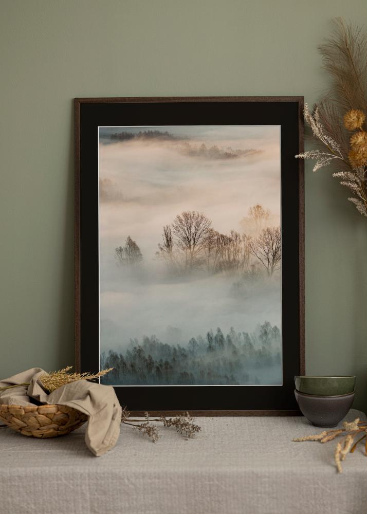 Ramme Edsbyn Valnød 35x50 cm - Passepartout Sort 24x30 cm