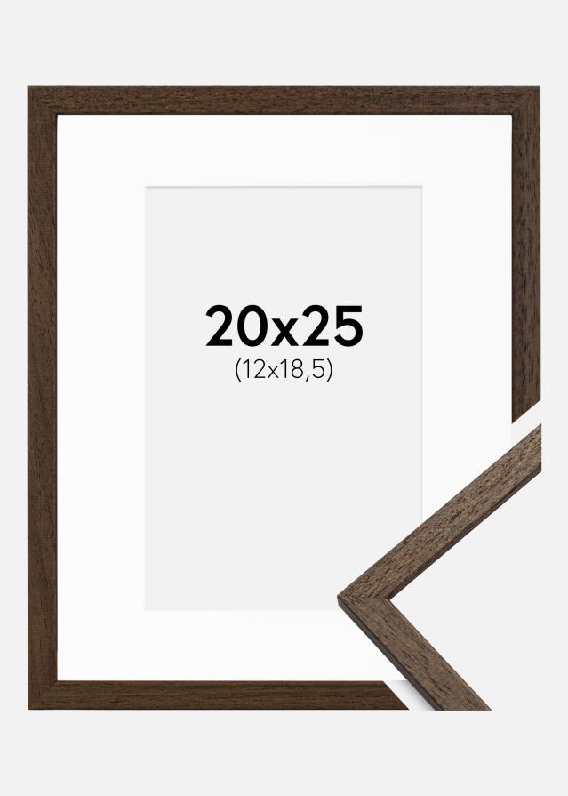 Ramme Edsbyn Valnød 20x25 cm - Passepartout Hvid 13x19,5 cm