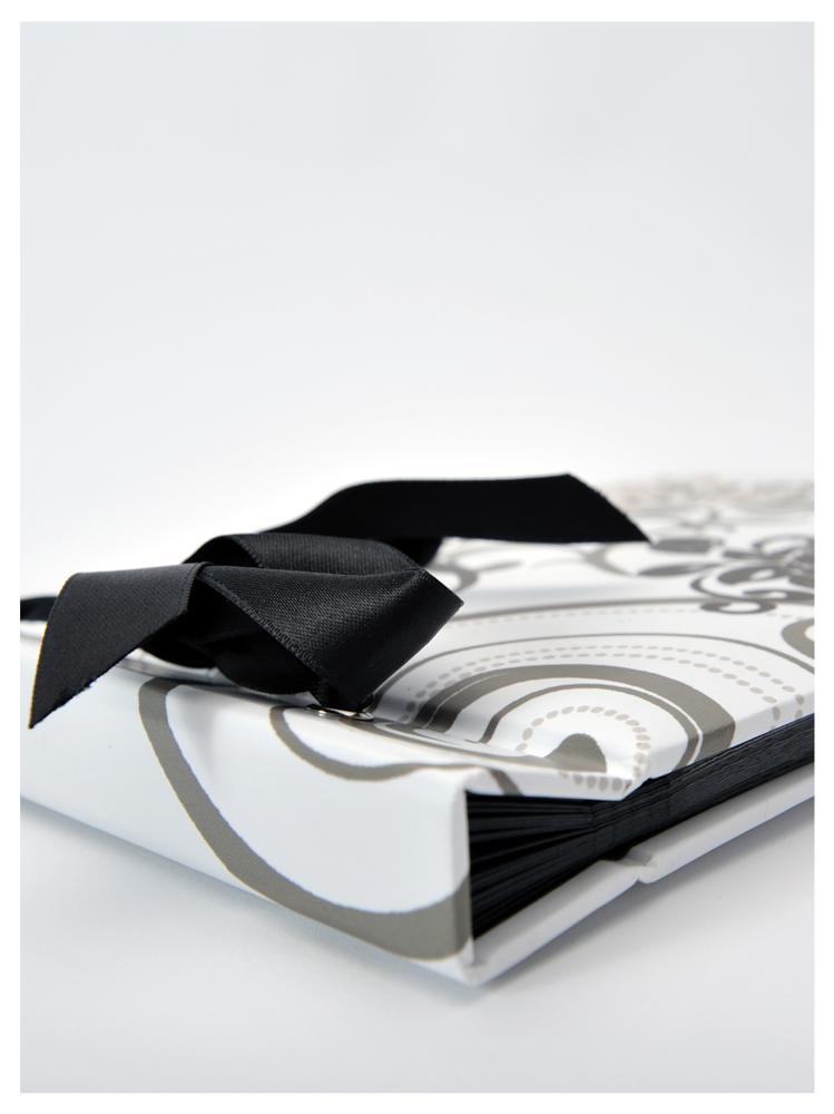 Grindy Fotoalbum Hvid - 23,5x16 cm (40 Sorte sider / 20 blade)