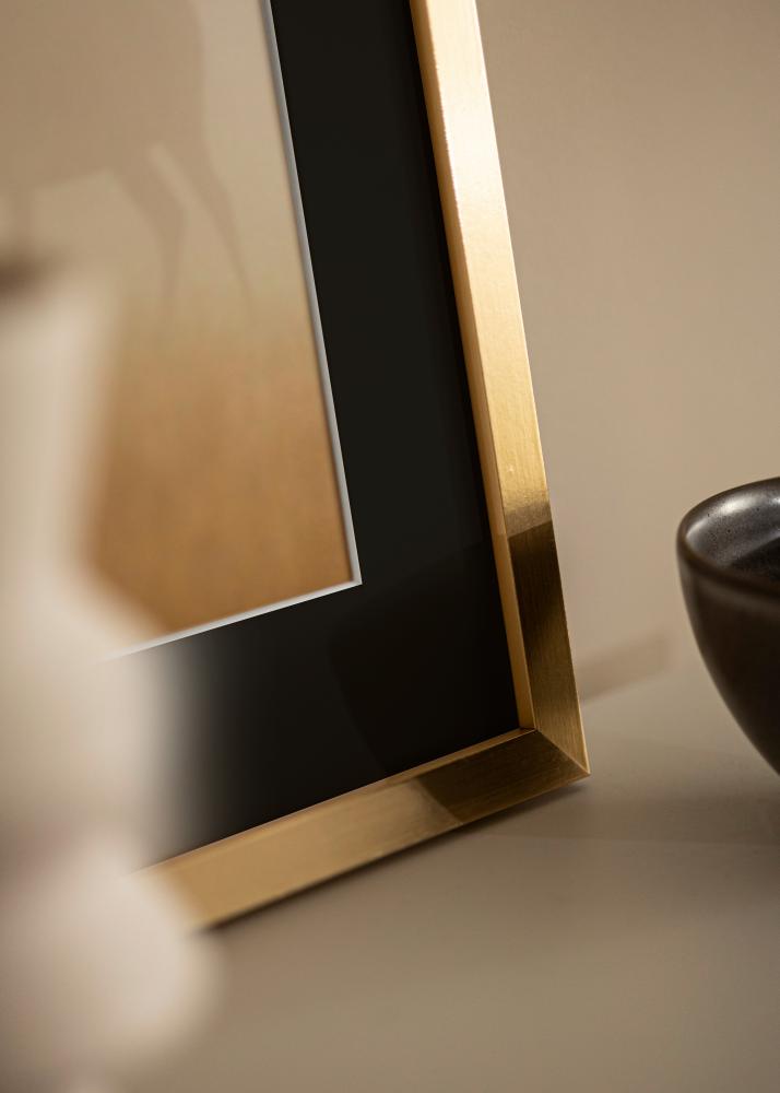 Ramme Selection Guld 40x50 cm - Passepartout Sort 27x35 cm