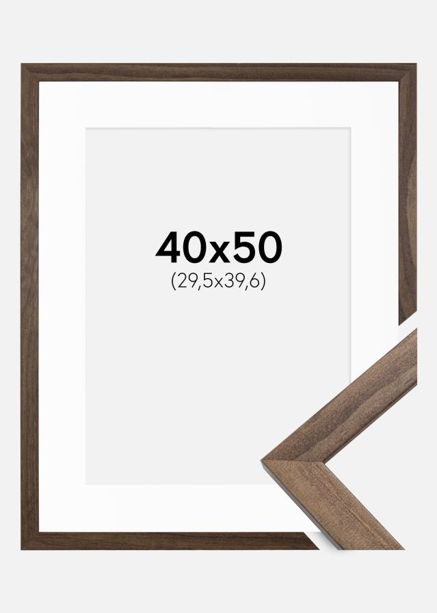Ramme Stilren Valnød 40x50 cm - Passepartout Hvid 12x16 inches (30,48x40,64 cm)