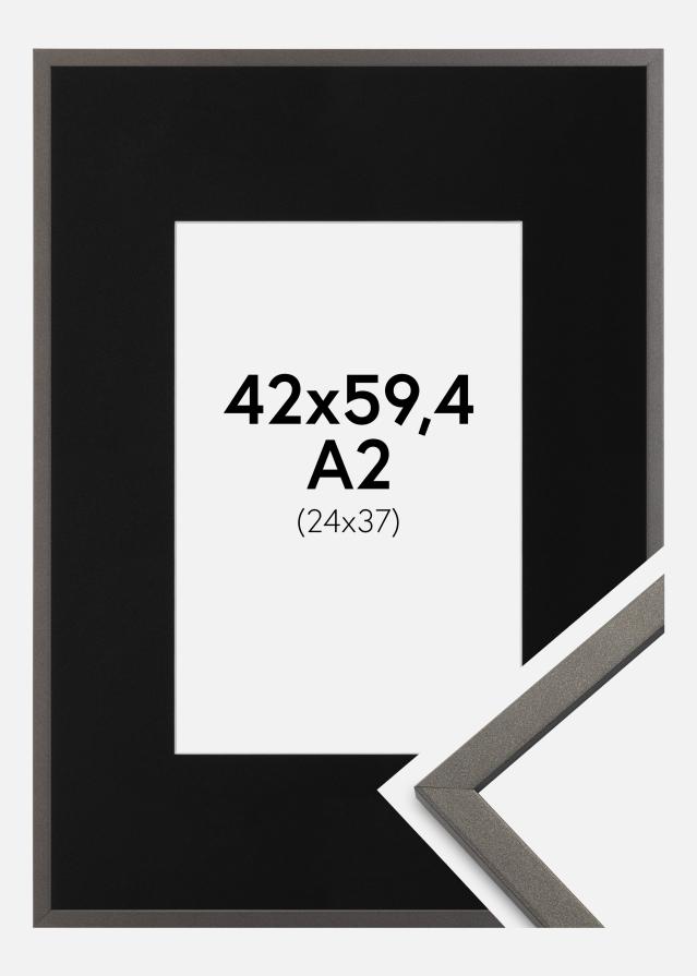 Ramme Edsbyn Grafit 42x59,4 cm (A2) - Passepartout Sort 25x38 cm