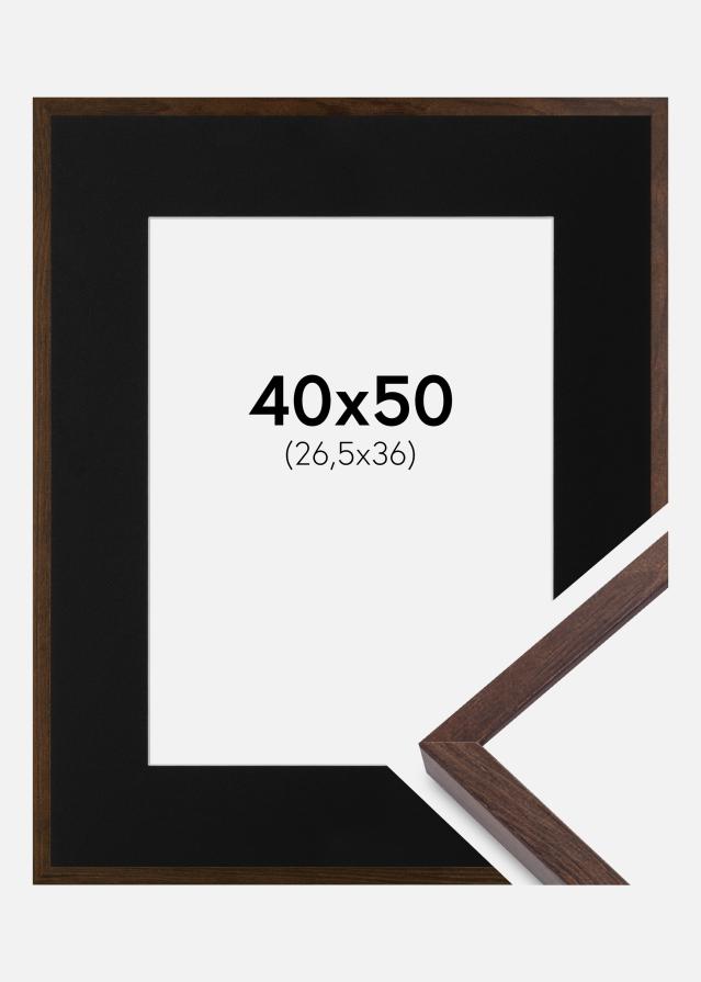 Ramme E-Line Valnød 40x50 cm - Passepartout Sort 27,5x37 cm
